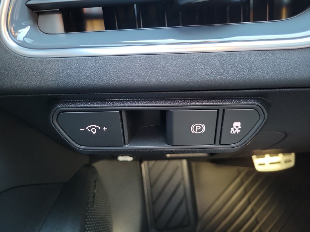 New 2026 Sparkling Yellow Kia GT-Line Turbo image 25