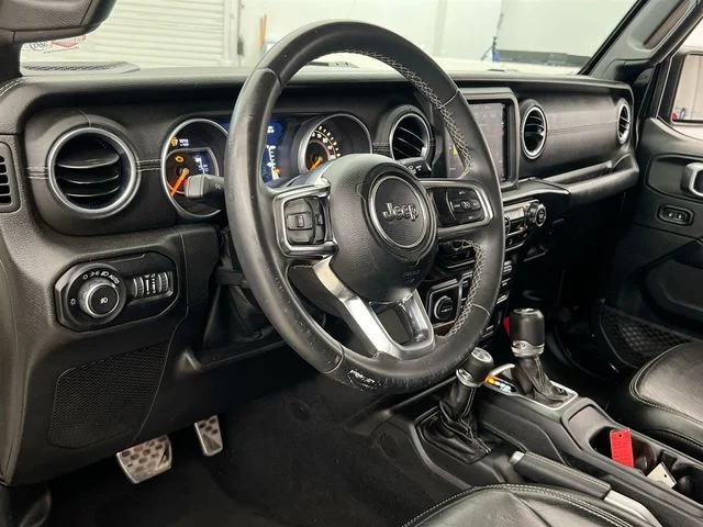 Used 2018 Black Jeep Unlimited Sahara image 7