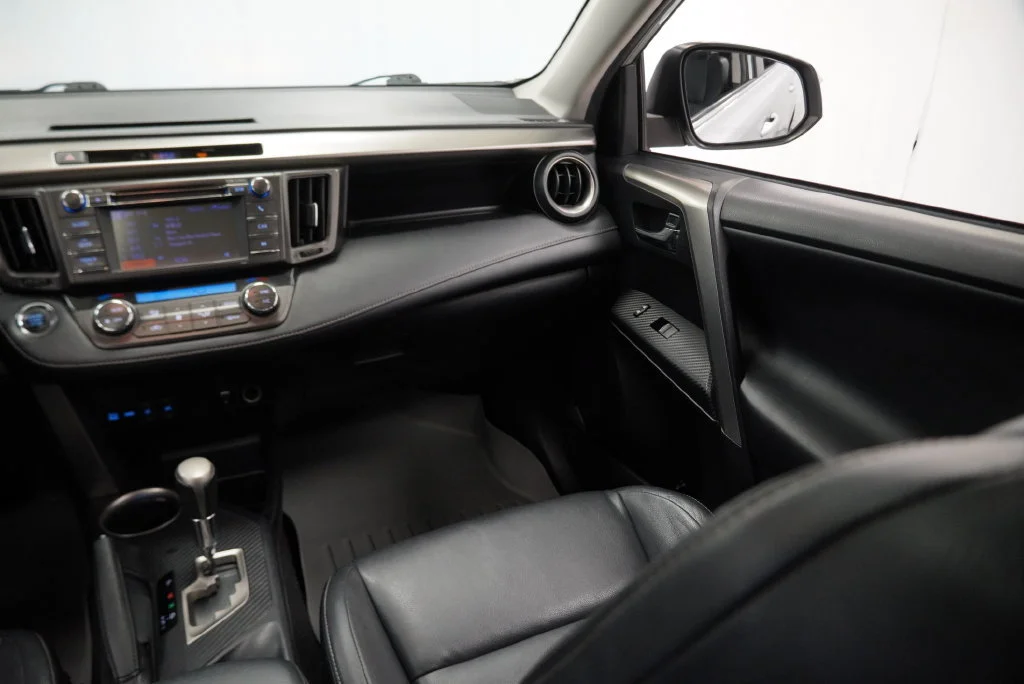 Used 2013 Silver Toyota Limited image 24
