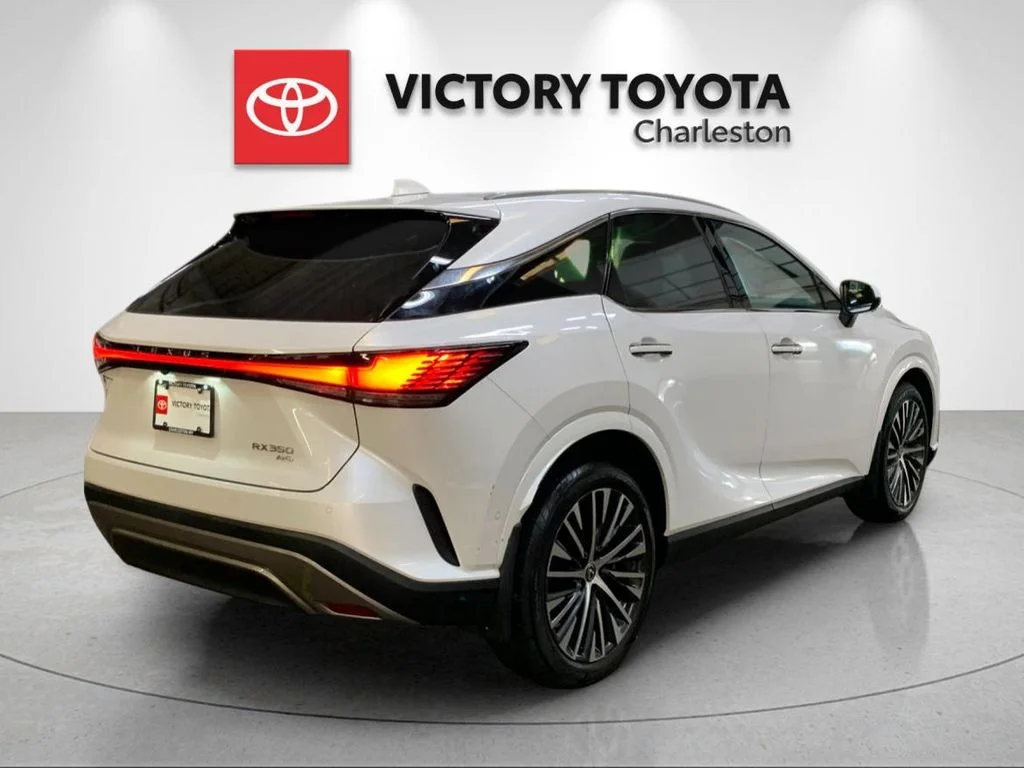 Used 2023 White Lexus 350 Premium Plus image 7
