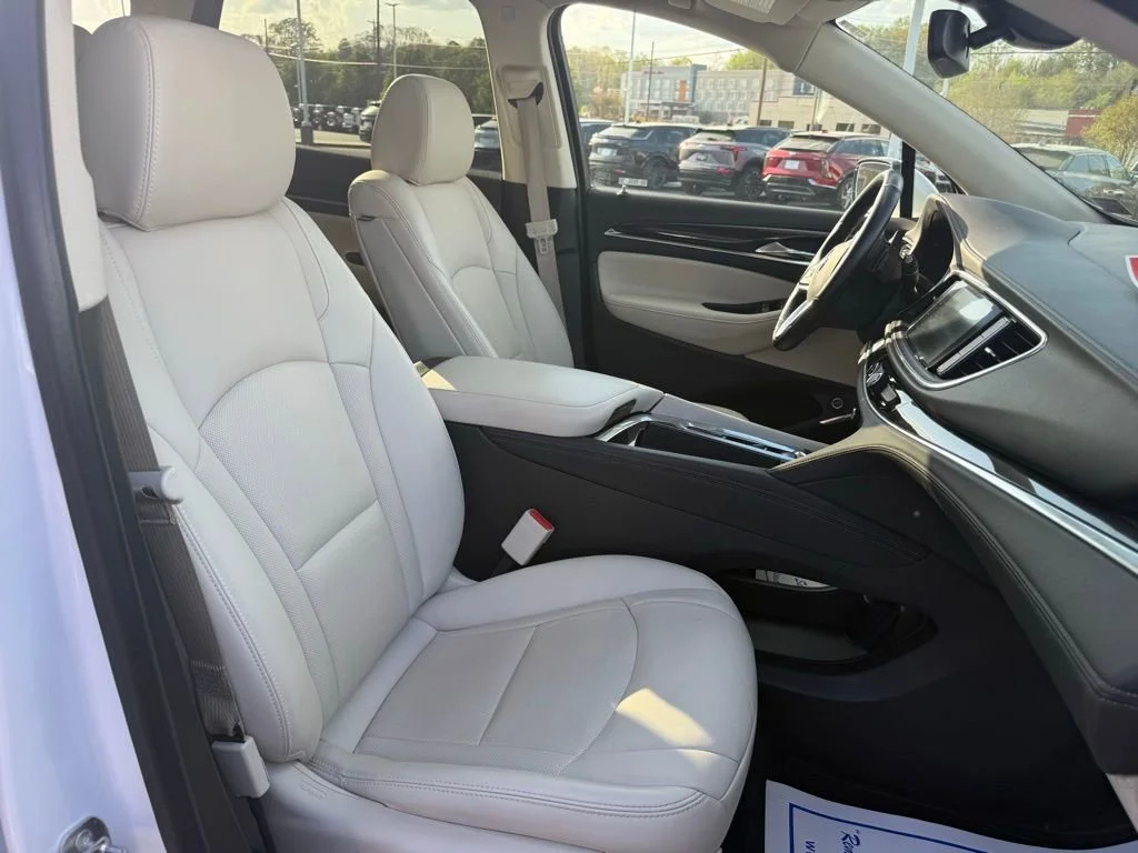 Used 2023 White Frost Tricoat Buick Essence image 7