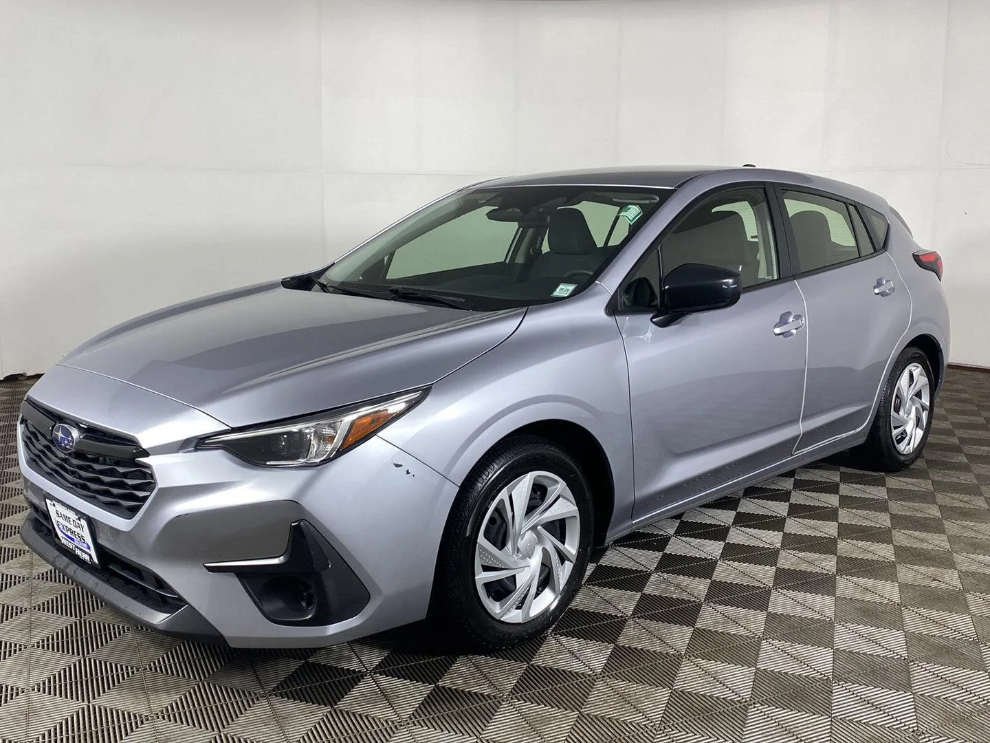 Used 2024 Ice Silver Metallic Subaru Base image 3