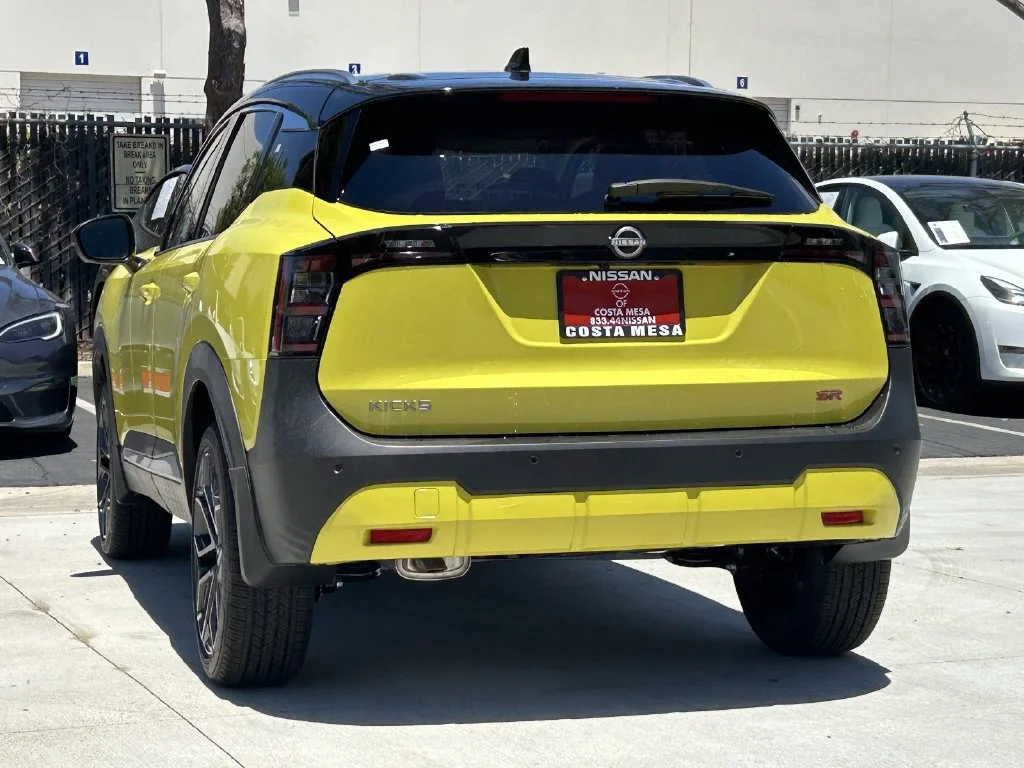 New 2026 Yuzu Yellow Metallic / Super Black Two-tone Nissan SR image 3