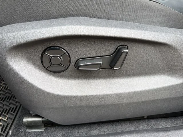 New 2026 Black Volkswagen 2.0T SE image 13