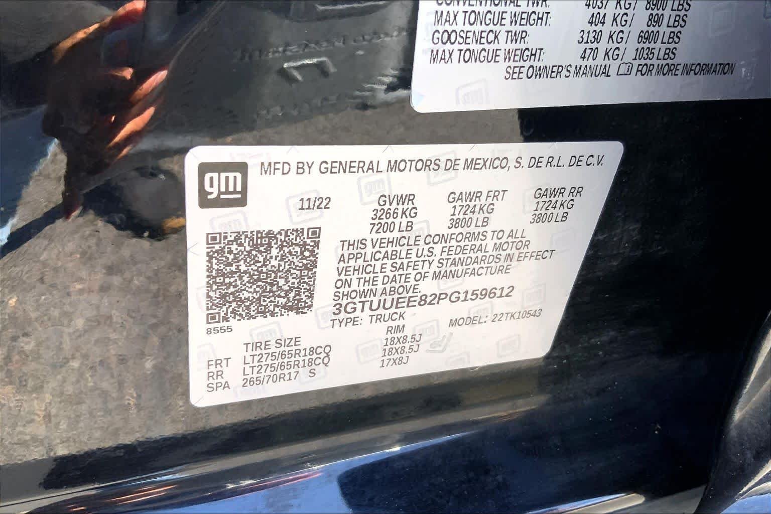 Used 2023 Onyx Black GMC AT4 image 36