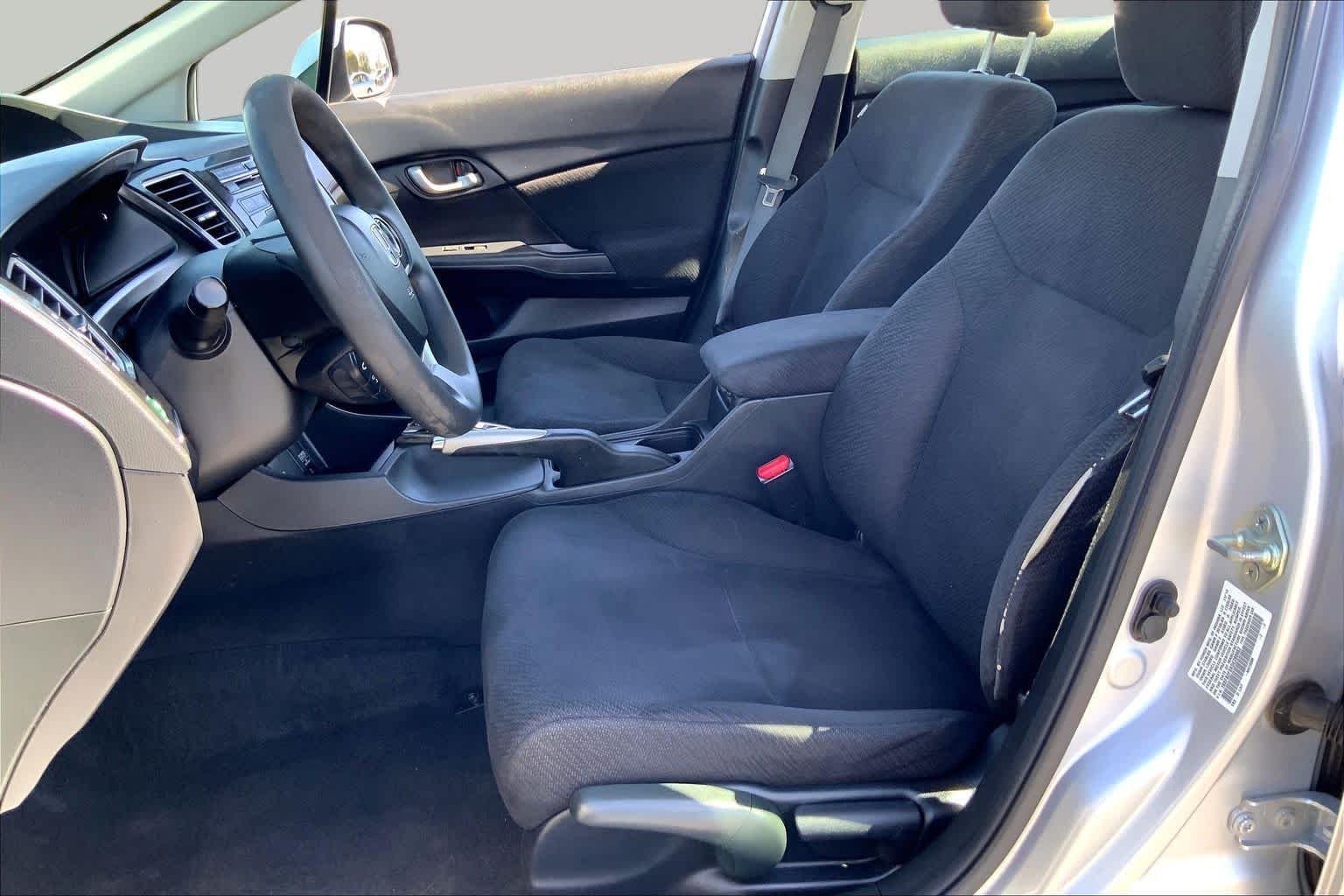 Used 2013 Alabaster Silver Metallic Honda LX image 7
