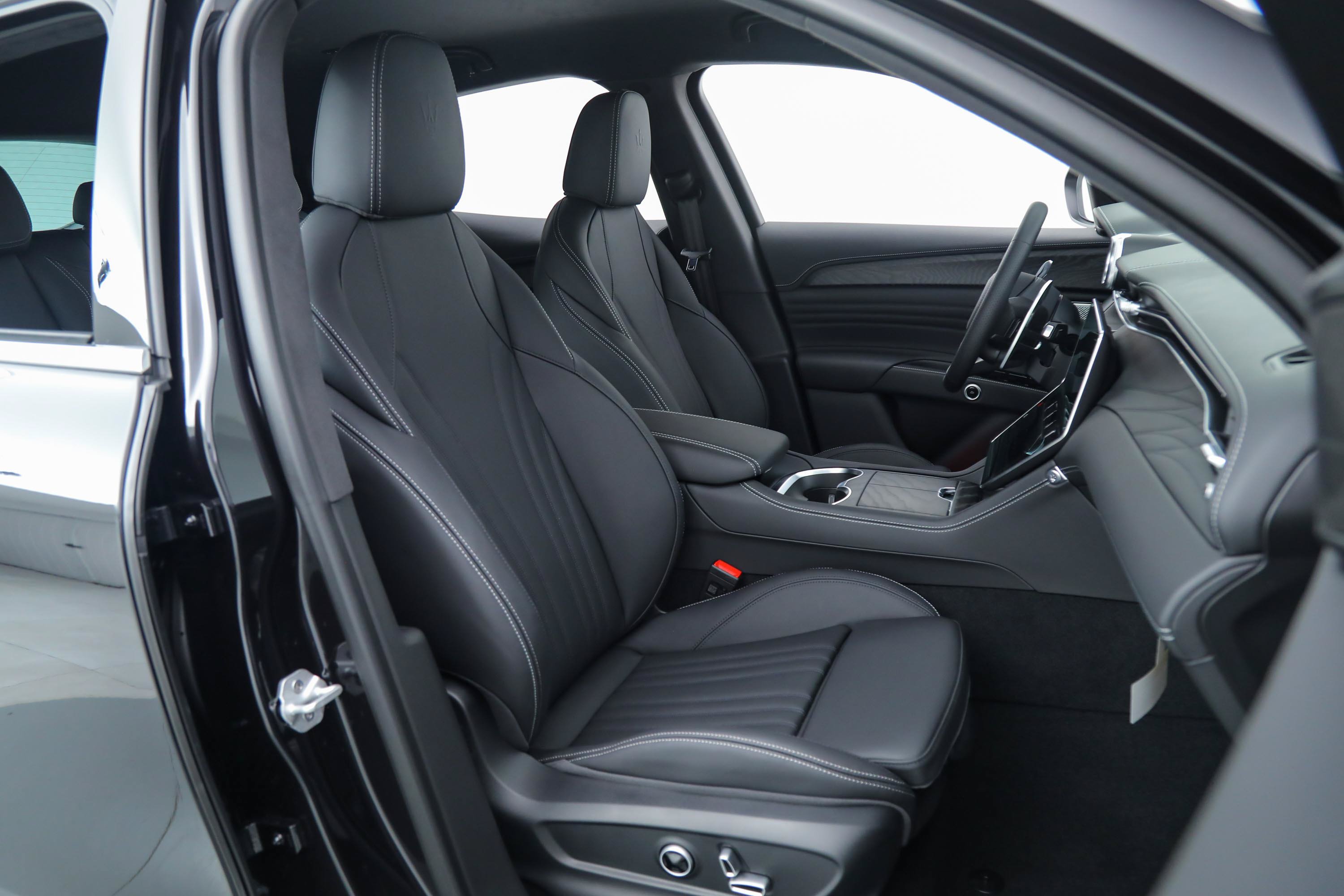 New 2025 Black Maserati  image 11