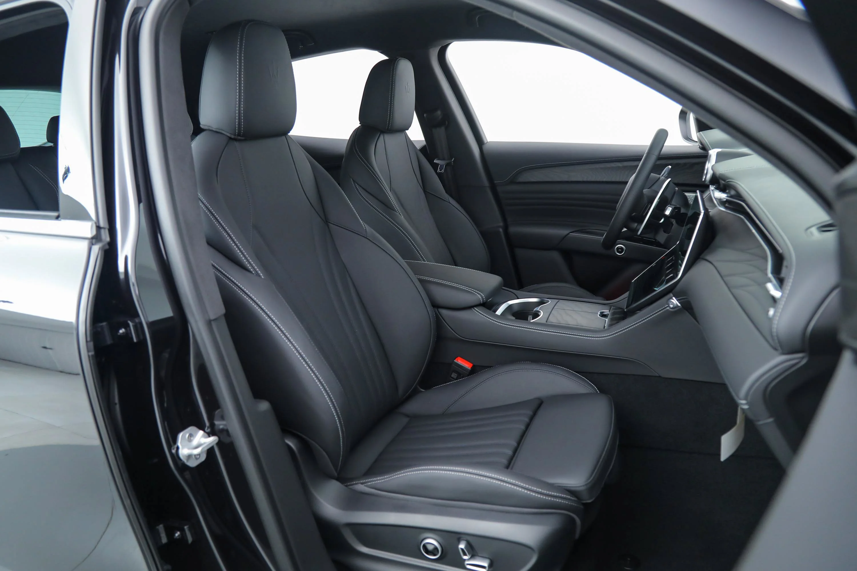 New 2025 Black Maserati  image 11