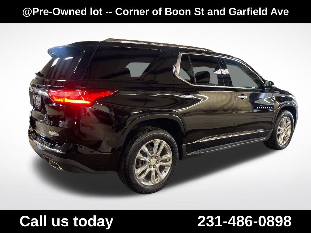 Used 2019 MOSAIC BLACK METALLIC Chevrolet High Country image 5