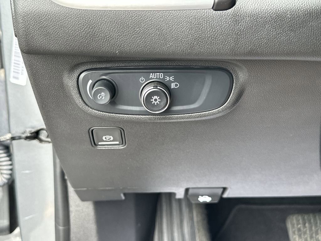 2024 GMC TERRAIN - Image 14