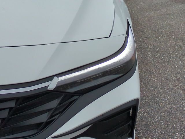 New 2026 White Hyundai SE image 34