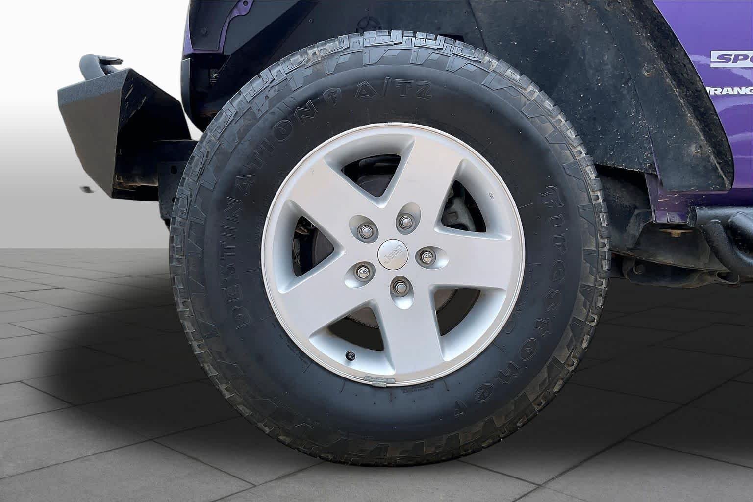 Used 2018 Xtreme Purple Pearlcoat Jeep Sport S image 11