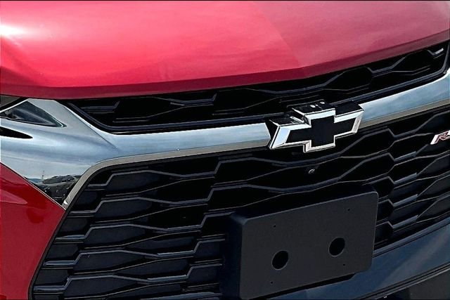 Used 2022 Red Chevrolet RS image 30