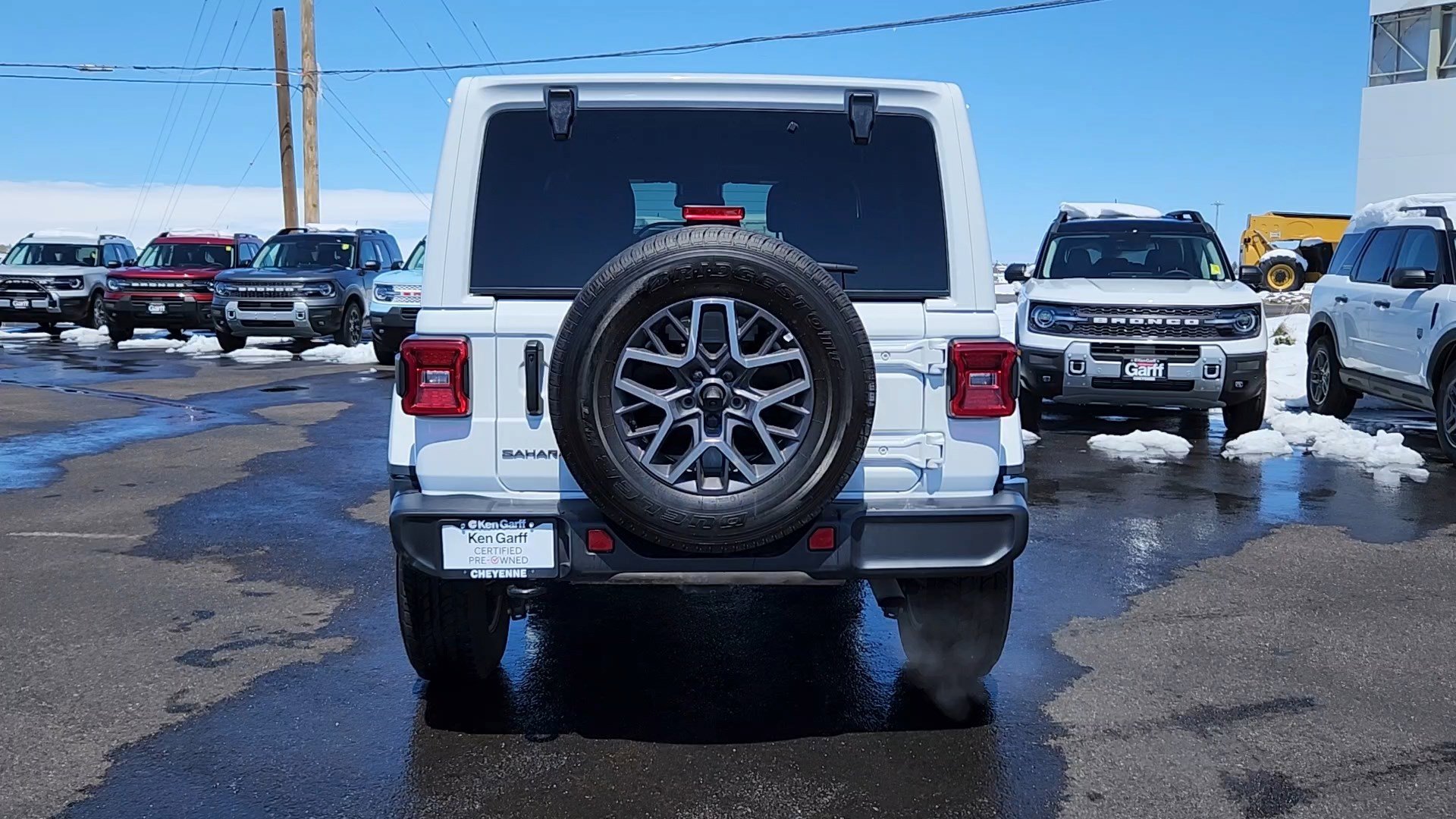 Used 2025 Bright White Clearcoat Jeep Sahara image 20
