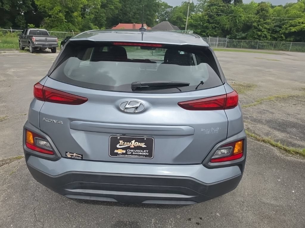 Used 2021 Silver Hyundai SE image 14