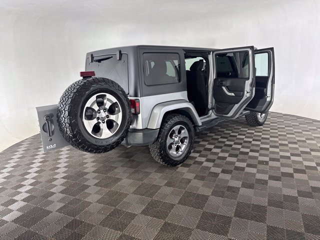 Used 2016 Silver Jeep Unlimited Sahara image 20
