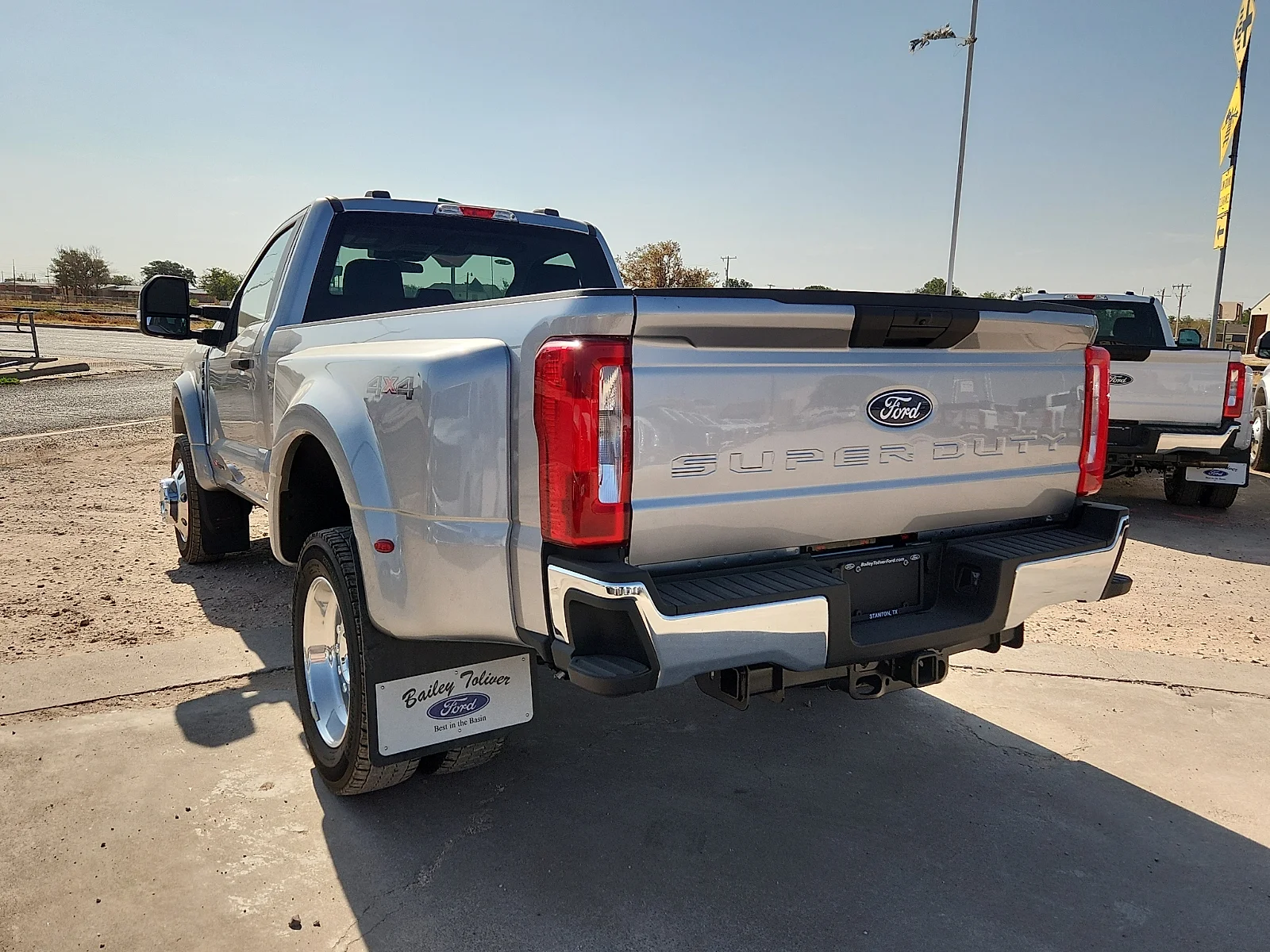 New 2027 Iconic Silver Metallic Ford XLT image 5