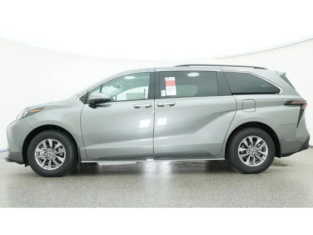 New 2026 Heavy Metal Toyota XLE image 19