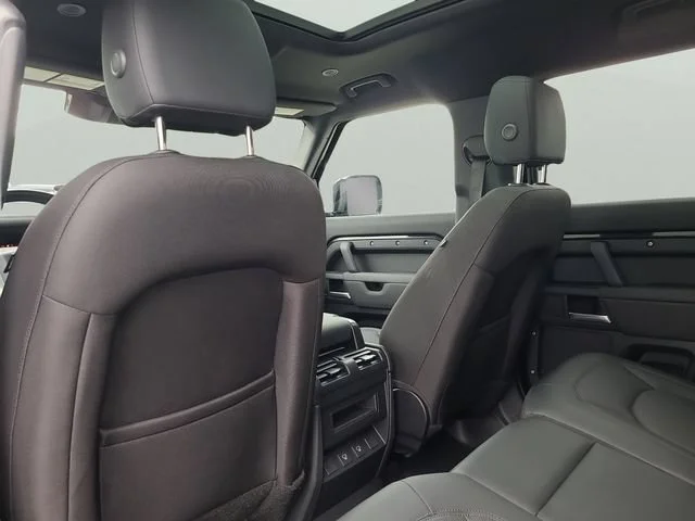 Used 2025 Black Land Rover S image 8