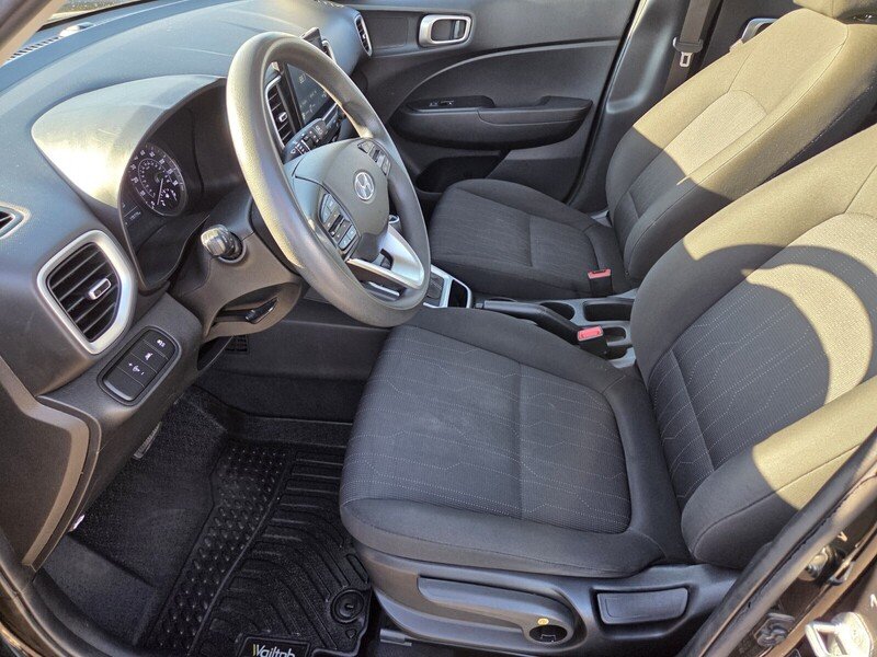 Used 2021 Black Hyundai SE image 14