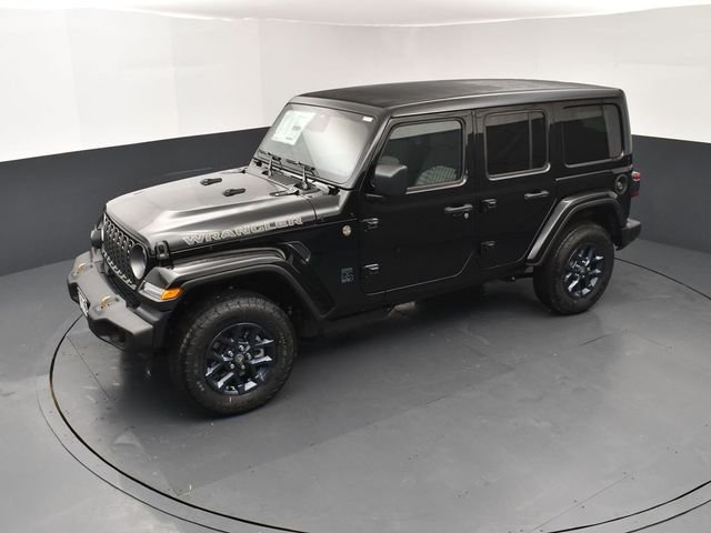 New 2026 Black Clear-Coat Exterior Paint Jeep 85th Anniversary Edition image 15