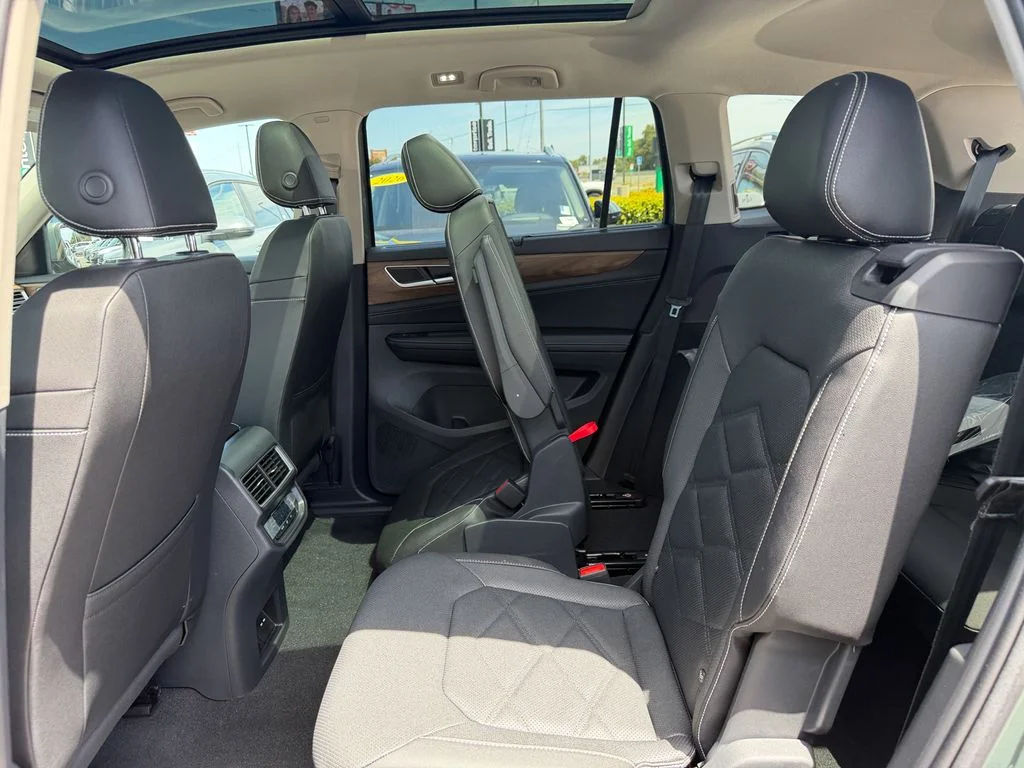 New 2026 Avocado Green Pearl Volkswagen 2.0T SE w/Technology image 26