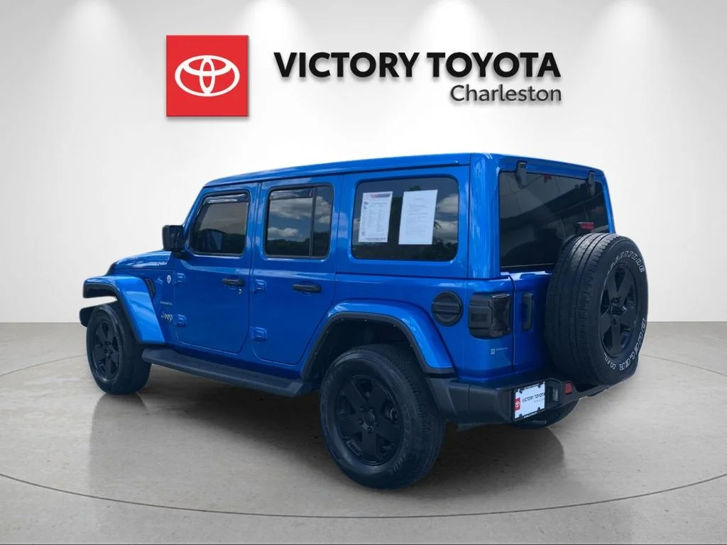 Used 2024 Blue Jeep Sahara image 3