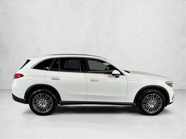 New 2026 Polar White Mercedes-Benz GLC 300 image 34