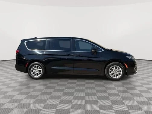 Used 2025 Black Chrysler Select image 2