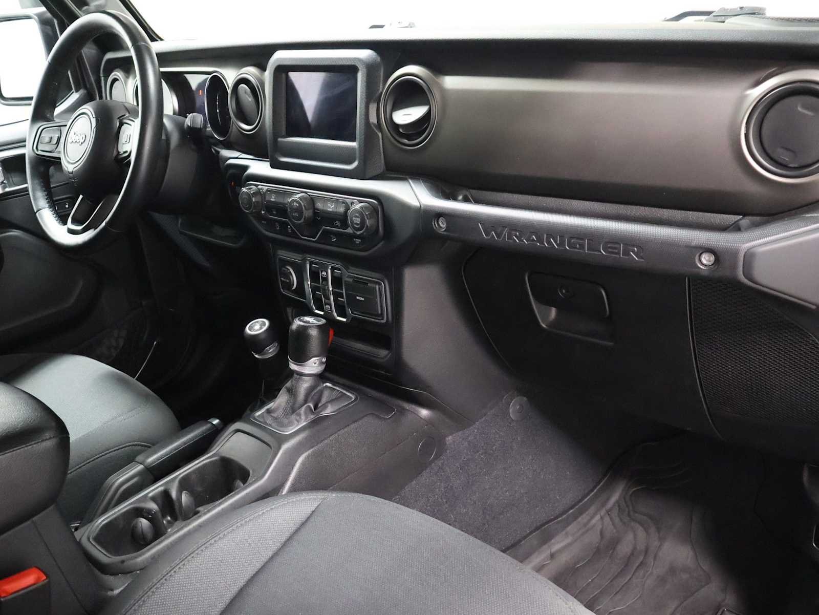Used 2018 Granite Crystal Metallic Clearcoat Jeep Sport S image 6