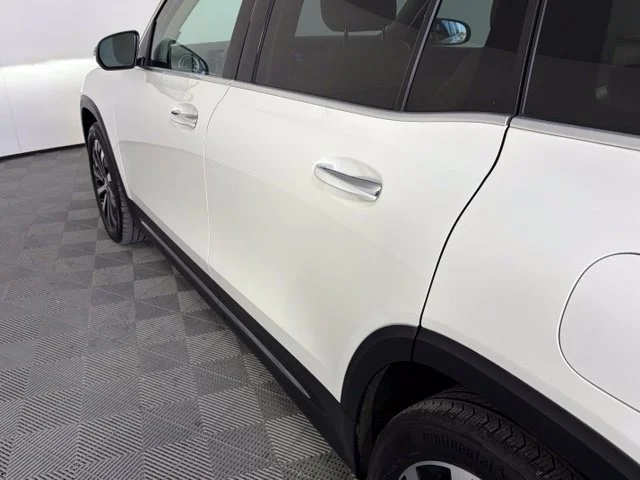 Used 2022  Mercedes-Benz GLB 250 image 3