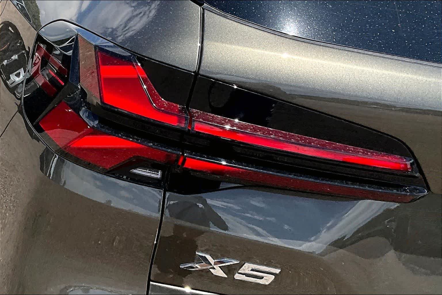 New 2026 Manhattan Green Metallic BMW xDrive50e image 14