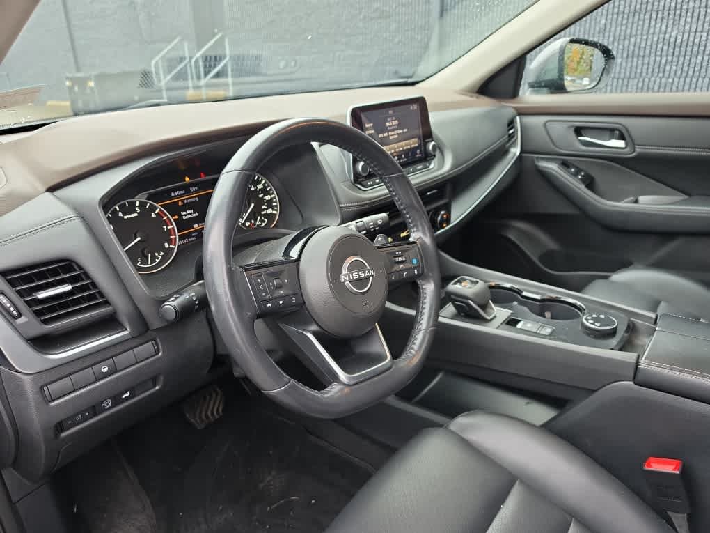 Used 2023 Gun Metallic Nissan SV image 16