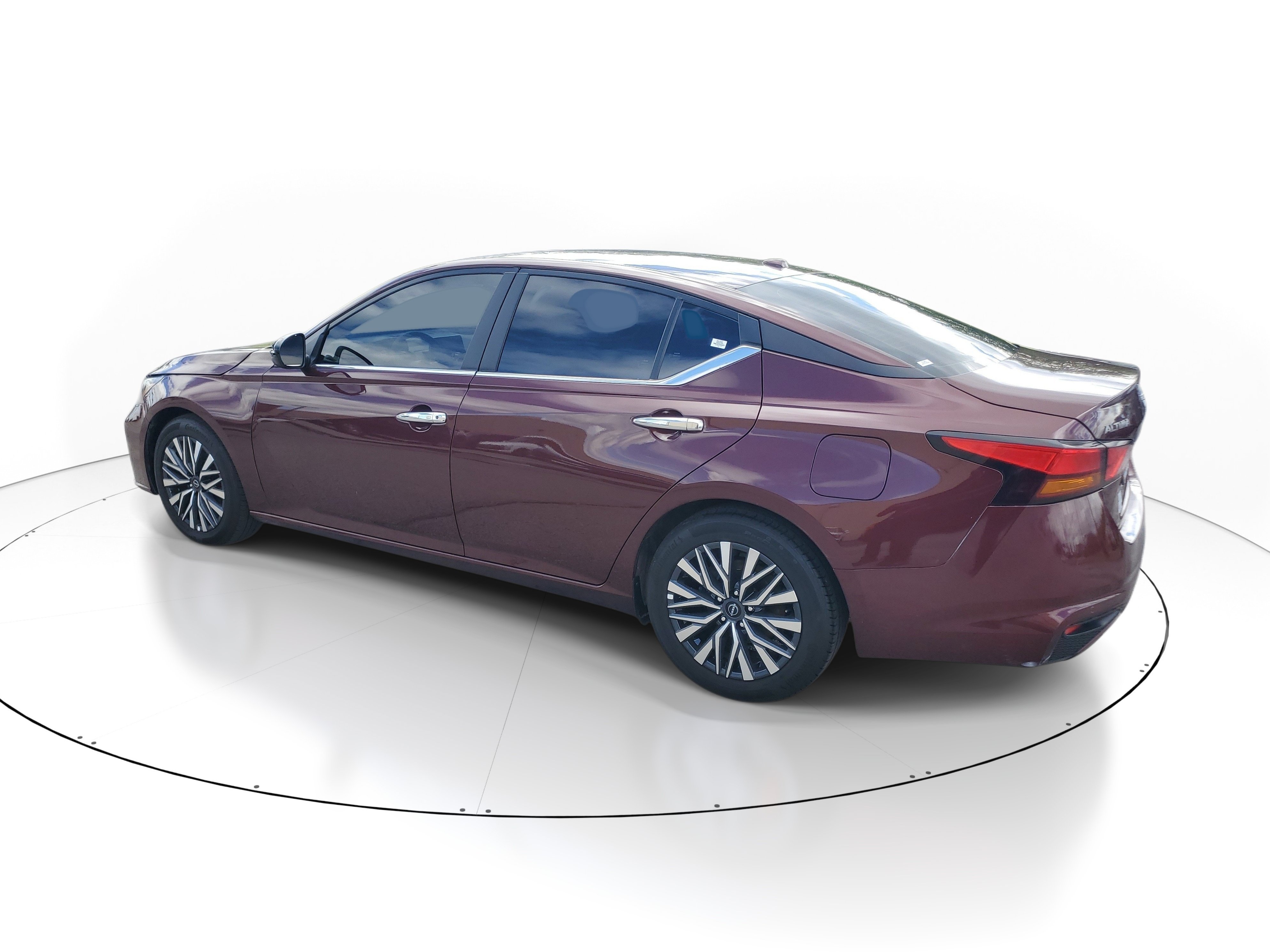 Used 2025 Garnet Pearl Metallic Nissan SV image 2