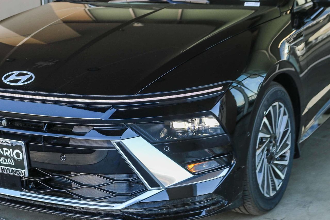 New 2025 Black Hyundai Limited image 5