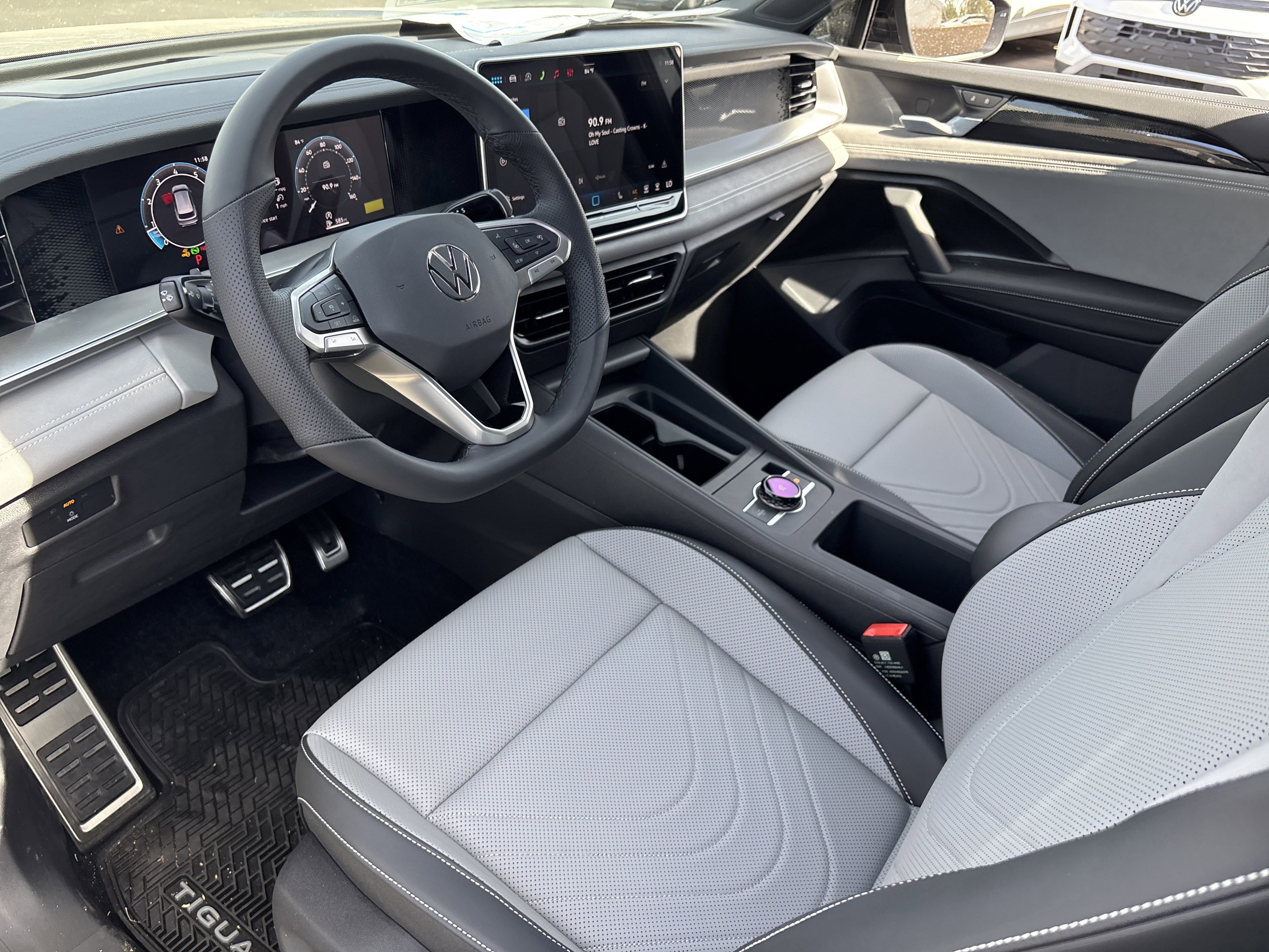 New 2026 Platinum Gray Metallic Volkswagen SE R-Line Black image 14