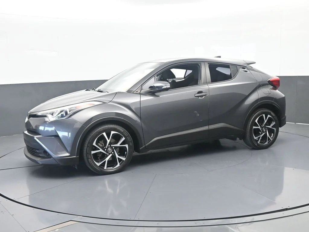Used 2019 Magnetic Gray Metallic Toyota XLE image 2