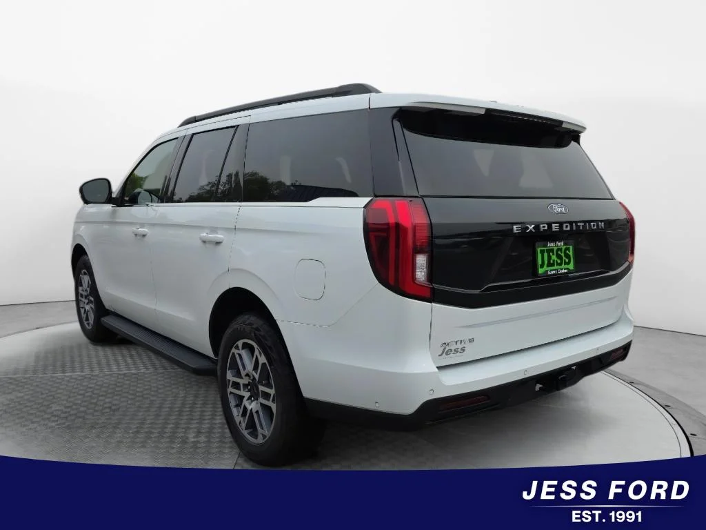 Used 2025 Oxford White Ford Active image 3