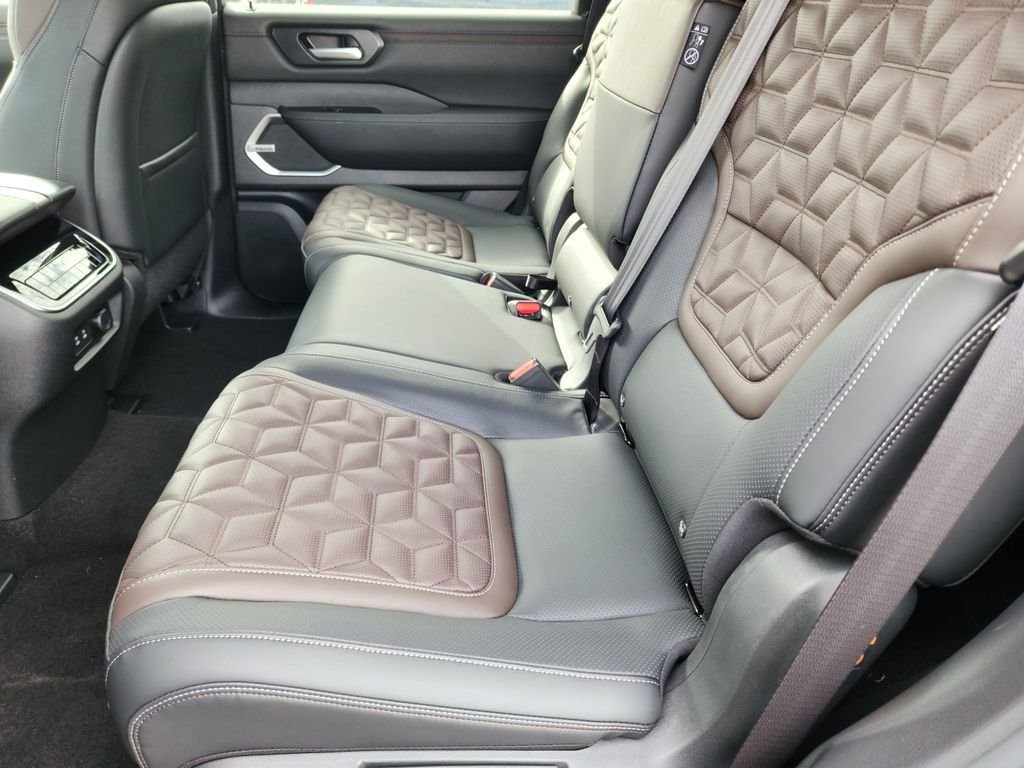 2026 Nissan Armada Platinum - Photo 11