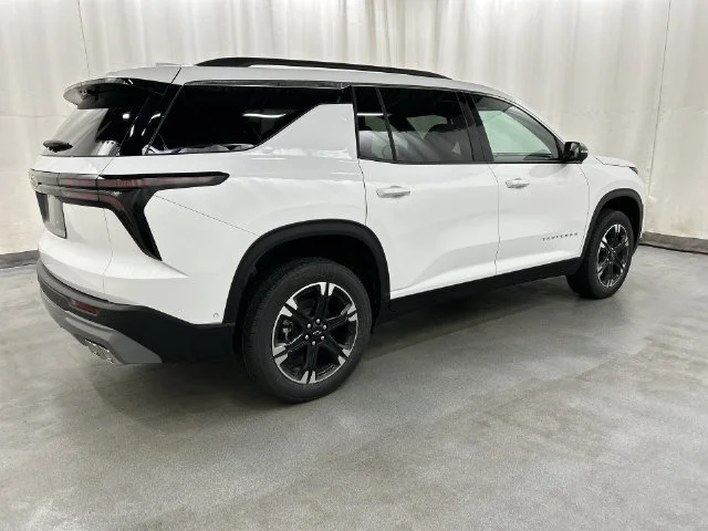 New 2027 Summit White Chevrolet LT image 4