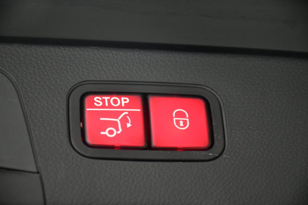 Certified Used 2022 Black Mercedes-Benz GLC 300 image 59