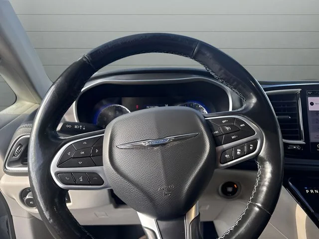 Used 2021 Silver Chrysler Touring L image 13