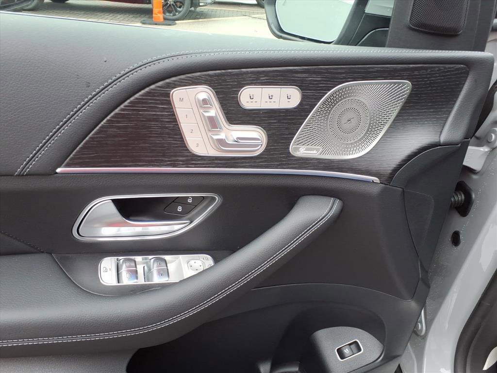 New 2026 Alpine Grey Mercedes-Benz GLS 580 image 13