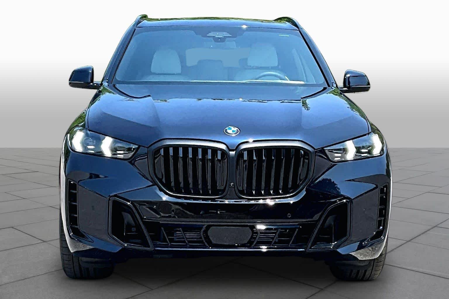 New 2026 Carbon Black Metallic BMW xDrive40i image 3