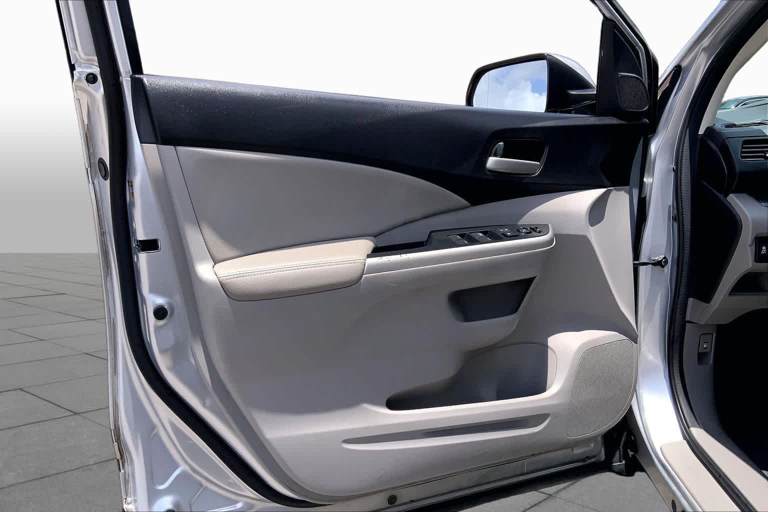 Used 2014 Alabaster Silver Metallic Honda EX-L image 21