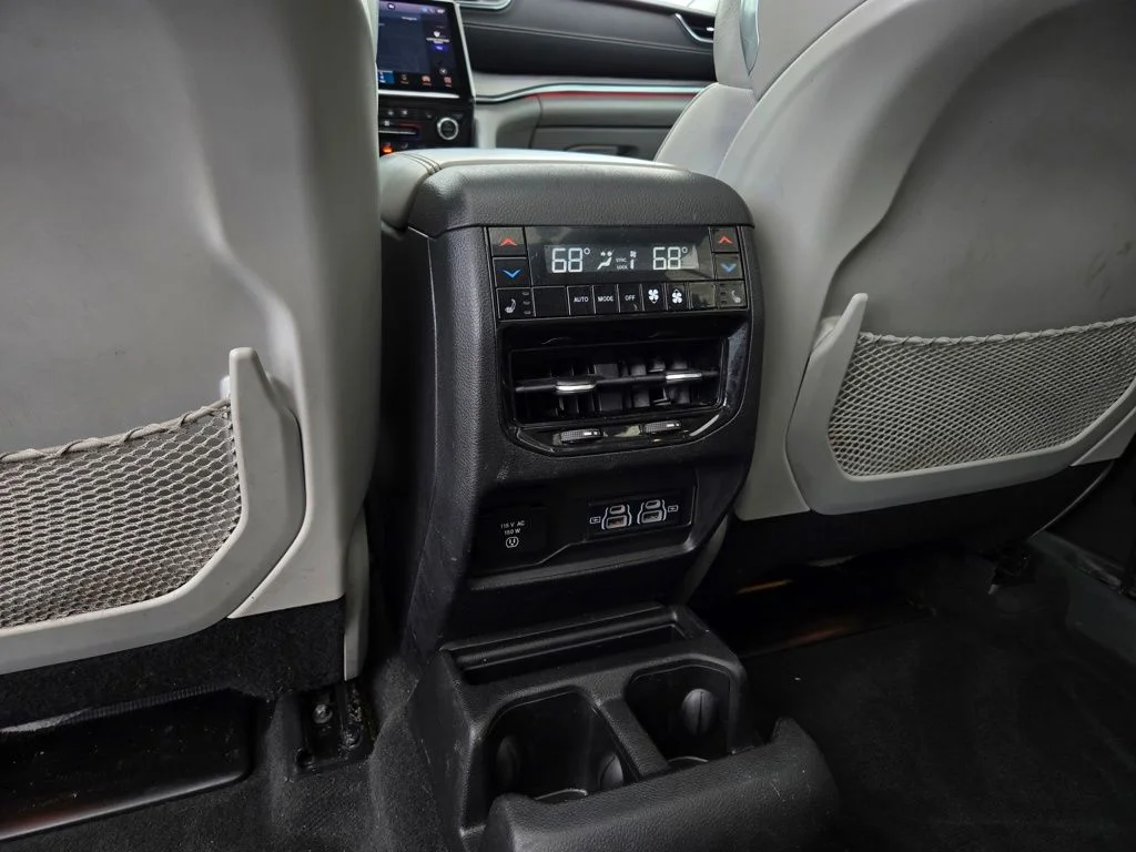 Used 2022 Gray Jeep Overland image 33