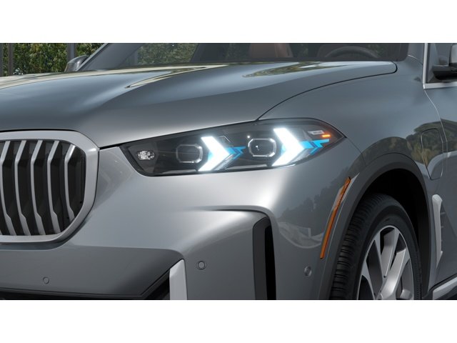 New 2026 Skyscraper Grey Metallic BMW X5 50e image 6