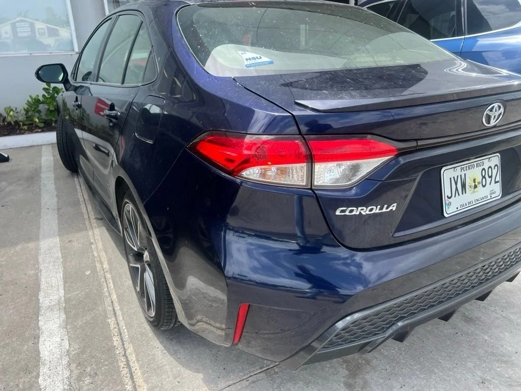 Used 2022  Toyota SE image 3