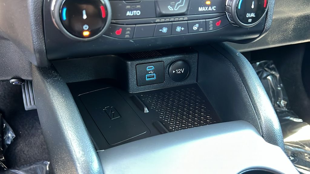 Used 2022 Black Ford Outer Banks image 18
