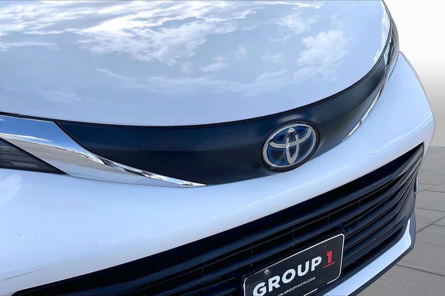 Used 2024 Ice Cap Toyota LE image 29